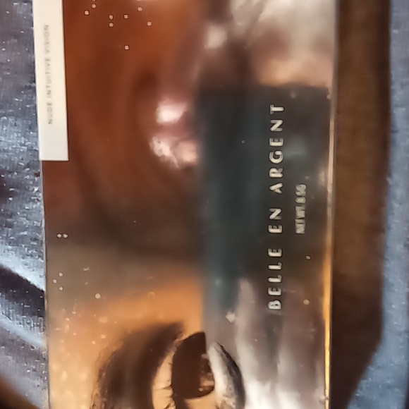 Makeup - Picture 3 of 5